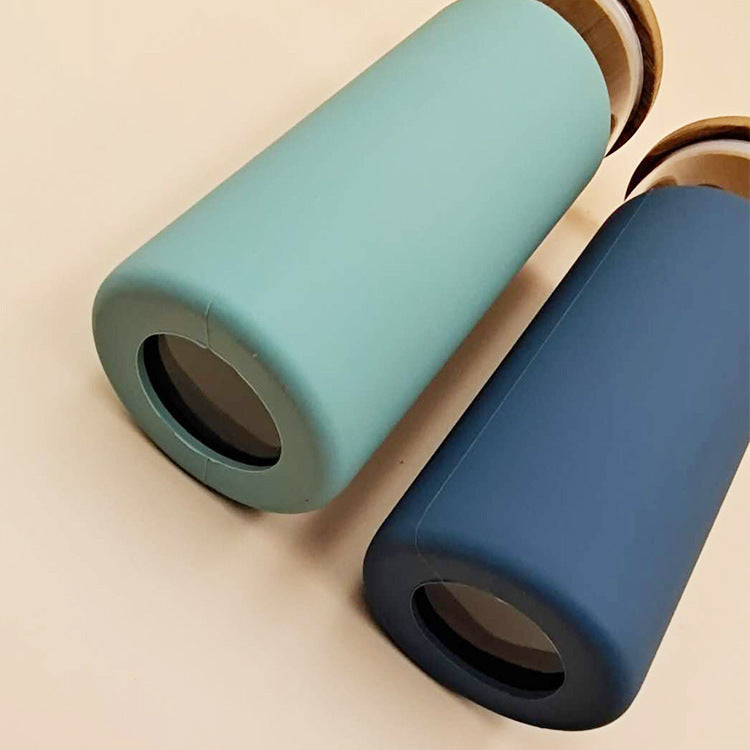 Gourde en verre avec sa paille