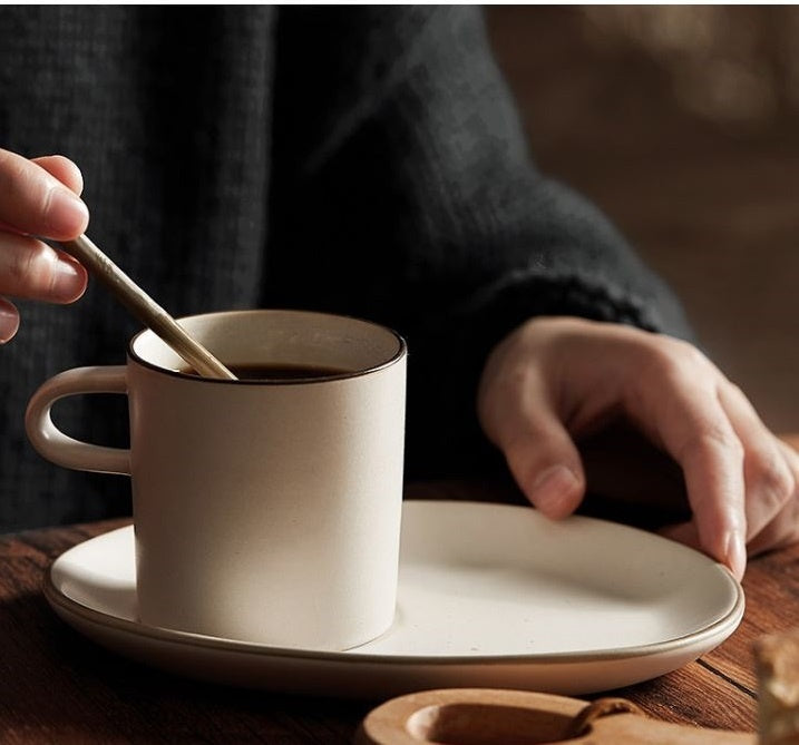 Tasse et sa coupelle